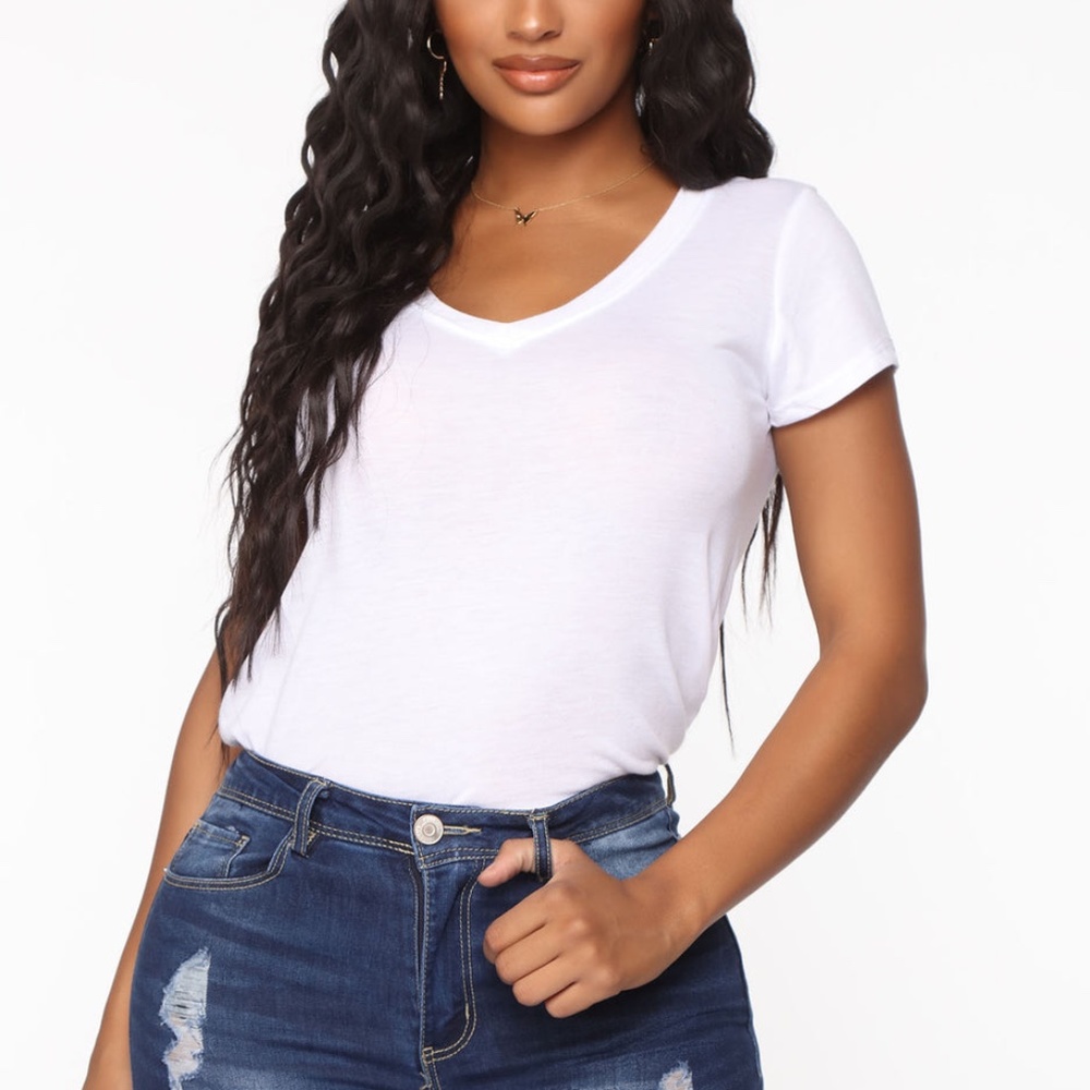 Fashion Nova Josephine Relaxed V Neck Tee White size Small